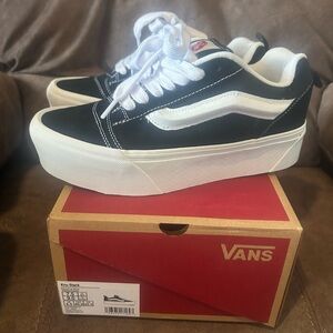 Knu Skool Stacked Platform Vans